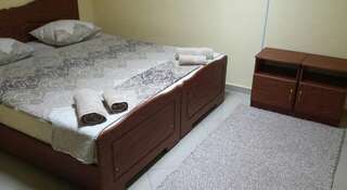 Гостиница Гостевой дом «Стелла» Севастополь Стандартный двухместный номер с 2 отдельными кроватями-1
