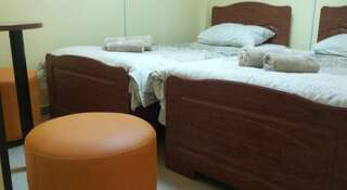 Гостиница Гостевой дом «Стелла» Севастополь Номер с 1 двуспальной кроватью или 2 односпальными кроватями и ванной комнатой-1